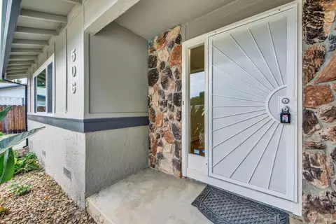 Entry Way - 506 Crestview Dr, Vacaville, CA 95688 photo 1 of 1