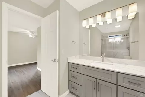 Bath - 506 Crestview Dr, Vacaville, CA 95688 photo 3 of 5