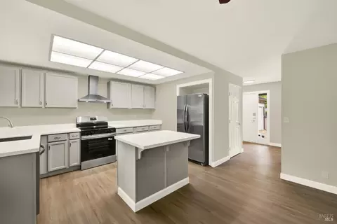 Kitchen - 506 Crestview Dr, Vacaville, CA 95688 photo 3 of 7