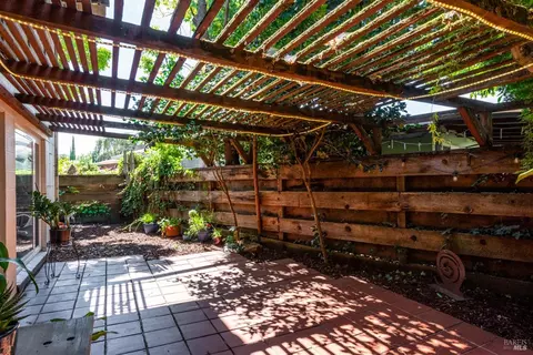 Exterior - 1041 3rd St, Novato, CA 94945 photo 8 of 9
