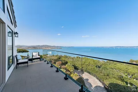 View/Area - 207 Taylor Rd, Tiburon, CA 94920 photo 2 of 4