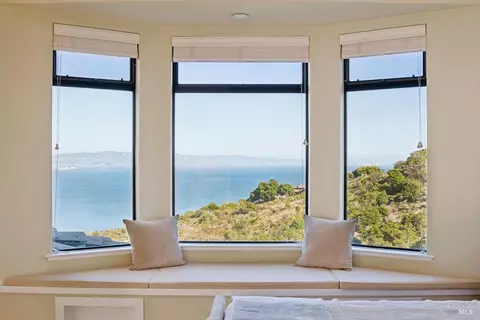 View/Area - 207 Taylor Rd, Tiburon, CA 94920 photo 3 of 4