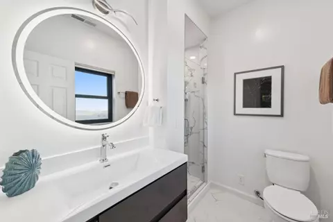 Bath - 207 Taylor Rd, Tiburon, CA 94920 photo 7 of 7