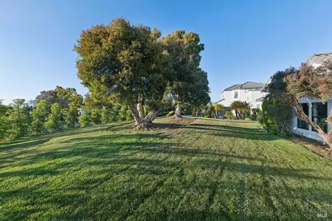 Exterior - 207 Taylor Rd, Tiburon, CA 94920 photo 16 of 16
