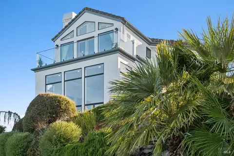 Exterior - 207 Taylor Rd, Tiburon, CA 94920 photo 8 of 16
