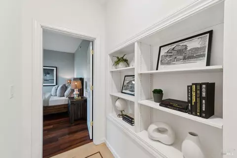 Entry Way - 207 Taylor Rd, Tiburon, CA 94920 photo 5 of 5