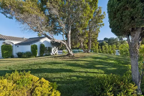 Exterior - 207 Taylor Rd, Tiburon, CA 94920 photo 15 of 16