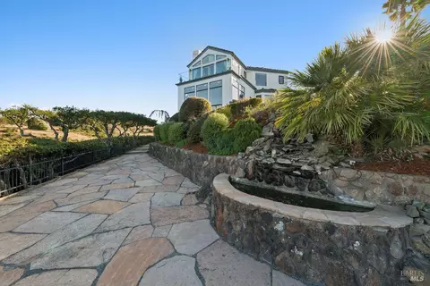 Exterior - 207 Taylor Rd, Tiburon, CA 94920 photo 10 of 16