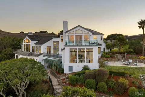 Exterior - 207 Taylor Rd, Tiburon, CA 94920 photo 9 of 16