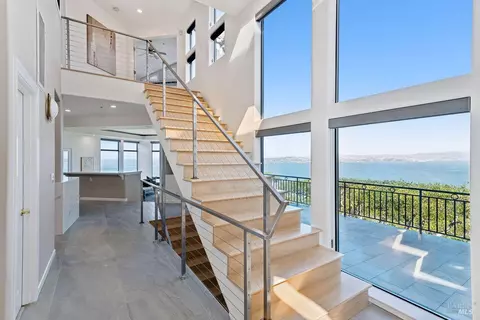 Entry Way - 207 Taylor Rd, Tiburon, CA 94920 photo 2 of 5