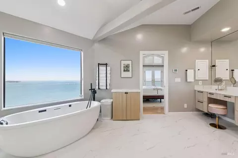 Bath - 207 Taylor Rd, Tiburon, CA 94920 photo 4 of 7