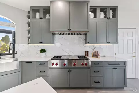 Kitchen - 207 Taylor Rd, Tiburon, CA 94920 photo 3 of 5
