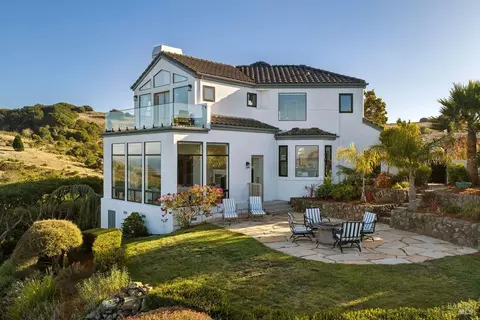 Exterior - 207 Taylor Rd, Tiburon, CA 94920 photo 7 of 16