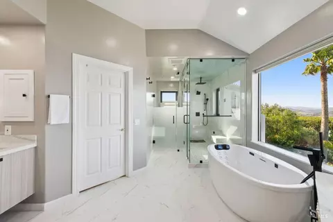 Bath - 207 Taylor Rd, Tiburon, CA 94920 photo 3 of 7