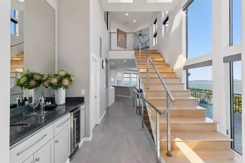 Entry Way - 207 Taylor Rd, Tiburon, CA 94920 photo 1 of 5