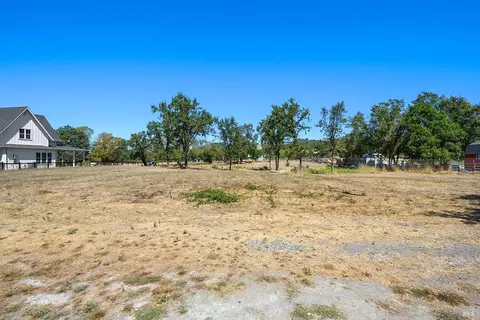 659 Red Tail Rd, Healdsburg, CA 95448 photo 3