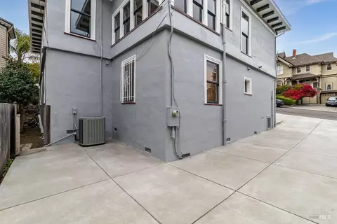 Exterior - 645 Georgia St, Vallejo, CA 94590 photo 9 of 11