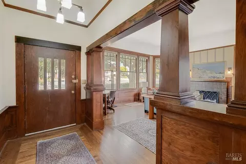 Entry Way - 645 Georgia St, Vallejo, CA 94590 photo 3 of 7