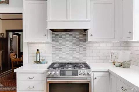 Kitchen - 645 Georgia St, Vallejo, CA 94590 photo 5 of 7