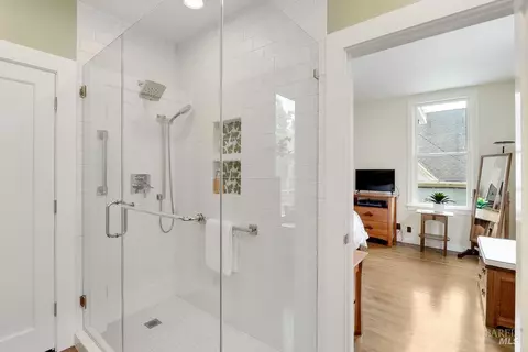Bath - 645 Georgia St, Vallejo, CA 94590 photo 1 of 4
