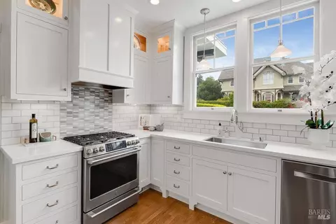 Kitchen - 645 Georgia St, Vallejo, CA 94590 photo 3 of 7