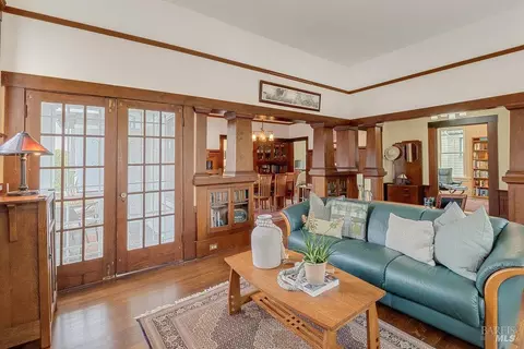 Living - 645 Georgia St, Vallejo, CA 94590 photo 4 of 6