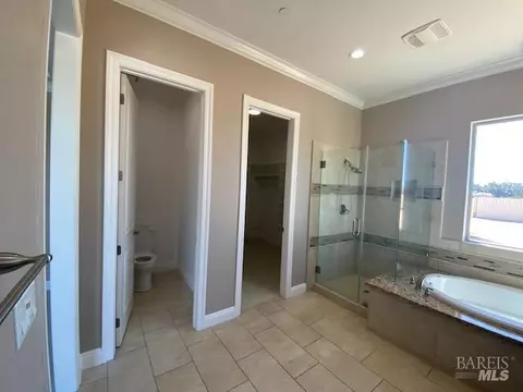 Bath - 8320 Shadi Ln, Winters, CA 95694 photo 4 of 7