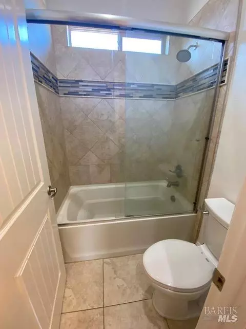 Bath - 8320 Shadi Ln, Winters, CA 95694 photo 7 of 7