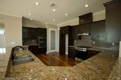 Kitchen - 8320 Shadi Ln, Winters, CA 95694 photo 5 of 6