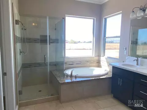 Bath - 8320 Shadi Ln, Winters, CA 95694 photo 2 of 7