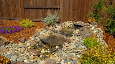 Exterior - 325 Fable Ct, Dixon, CA 95620 photo 9 of 21