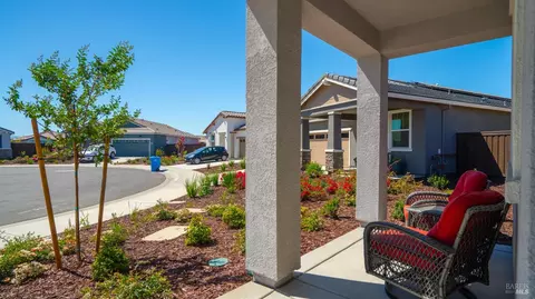 Exterior - 325 Fable Ct, Dixon, CA 95620 photo 5 of 21