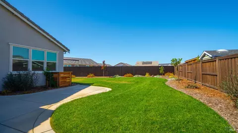 Exterior - 325 Fable Ct, Dixon, CA 95620 photo 12 of 21