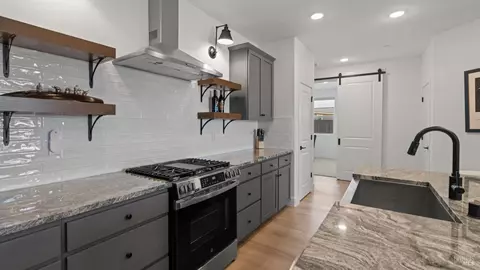 Kitchen - 325 Fable Ct, Dixon, CA 95620 photo 5 of 7