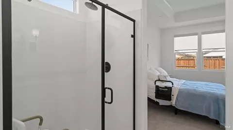 Bath - 325 Fable Ct, Dixon, CA 95620 photo 2 of 2