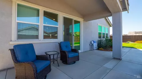 Exterior - 325 Fable Ct, Dixon, CA 95620 photo 10 of 21