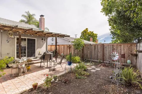 Exterior - 204 Sutter St, Petaluma, CA 94954 photo 13 of 15