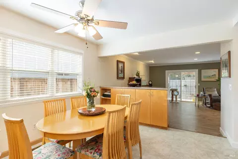 Dining - 204 Sutter St, Petaluma, CA 94954 photo 2 of 3