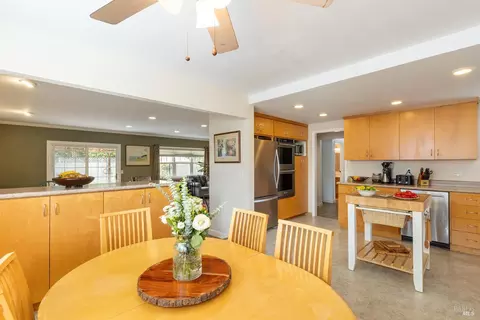 Dining - 204 Sutter St, Petaluma, CA 94954 photo 3 of 3