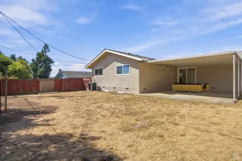 Exterior - 2260 Nottingham Dr, Fairfield, CA 94533 photo 6 of 6