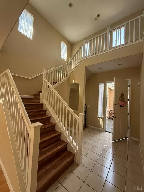 Entry Way - 3420 Edgewater Pl, Vallejo, CA 94591 photo 2 of 14