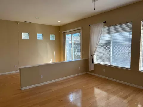 Living - 3420 Edgewater Pl, Vallejo, CA 94591 photo 11 of 12