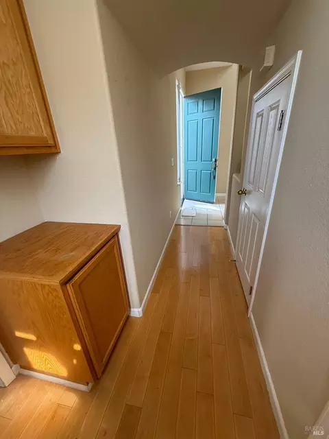 Entry Way - 3420 Edgewater Pl, Vallejo, CA 94591 photo 13 of 14