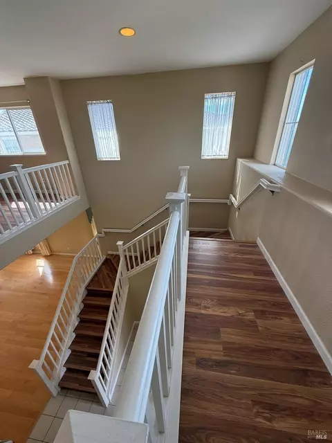 Entry Way - 3420 Edgewater Pl, Vallejo, CA 94591 photo 6 of 14