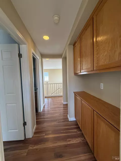 Entry Way - 3420 Edgewater Pl, Vallejo, CA 94591 photo 11 of 14