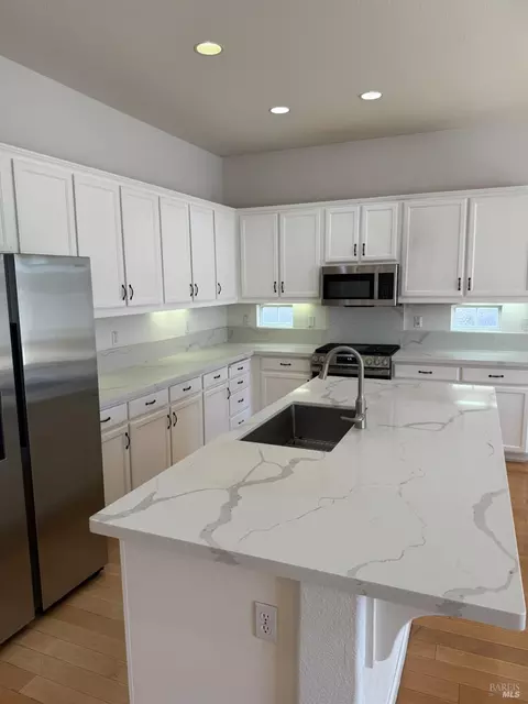 Kitchen - 3420 Edgewater Pl, Vallejo, CA 94591 photo 3 of 7