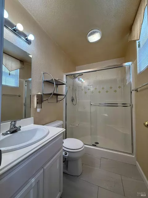 Bath - 3420 Edgewater Pl, Vallejo, CA 94591 photo 8 of 8