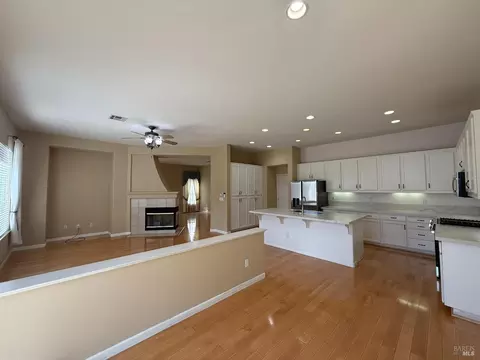 Living - 3420 Edgewater Pl, Vallejo, CA 94591 photo 12 of 12