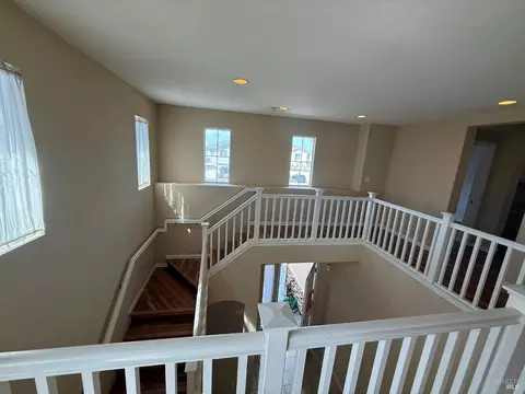 Entry Way - 3420 Edgewater Pl, Vallejo, CA 94591 photo 7 of 14