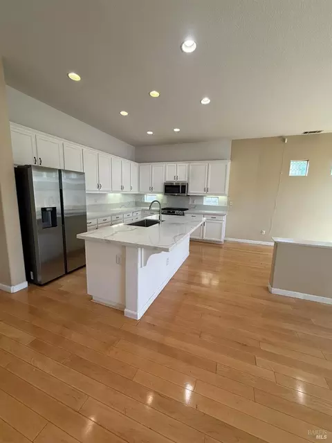 Kitchen - 3420 Edgewater Pl, Vallejo, CA 94591 photo 5 of 7